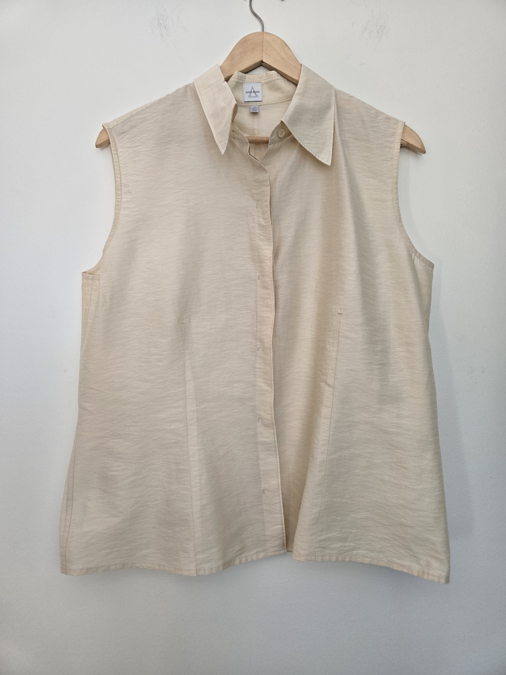 Sleeveless Collared Button-Front Blouse - Cream